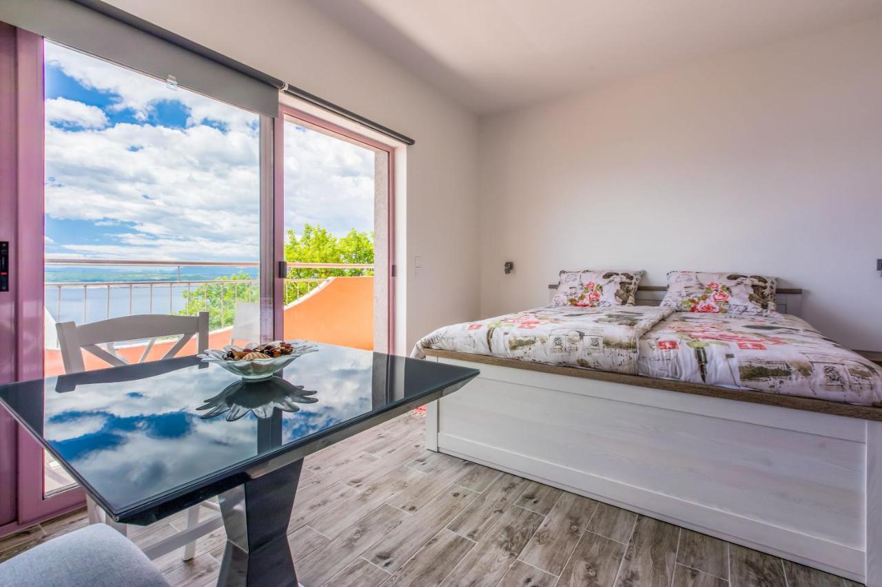 Apartment Djusi *