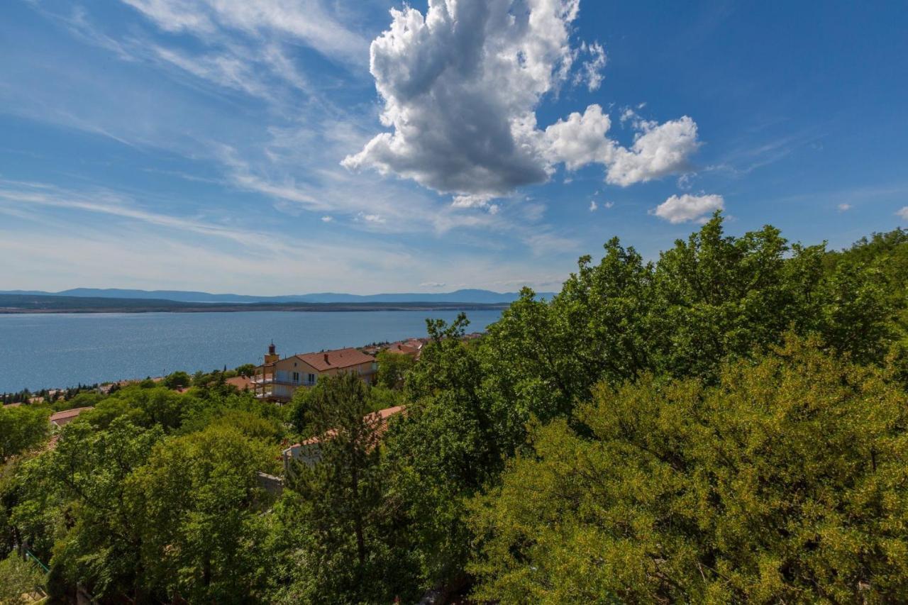 Apartament Djusi