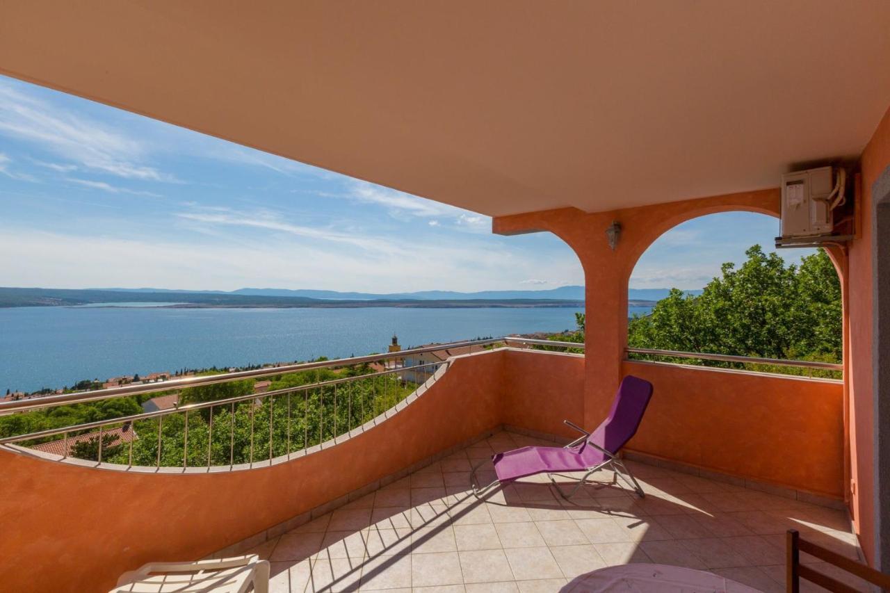 Apartament Djusi *